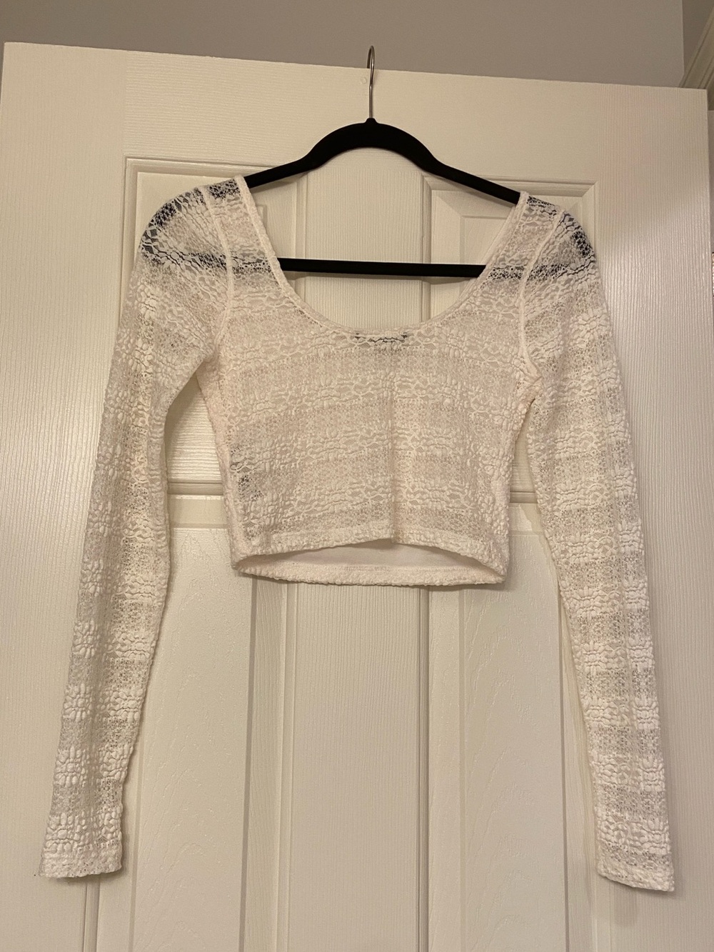 Forever 21 White Long Sleeve Lace Crop Top - Picture 2 of 3